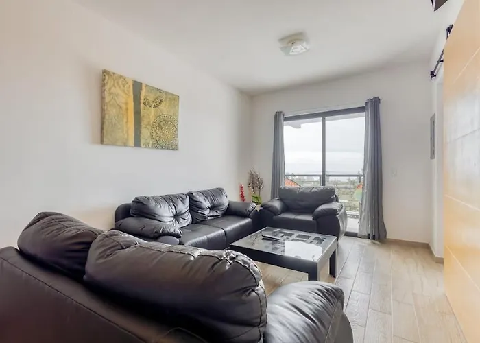 Сasa de vacaciones Ocean View With Scenic Balcony, Well-equipped Kitchen, Internet & W/d