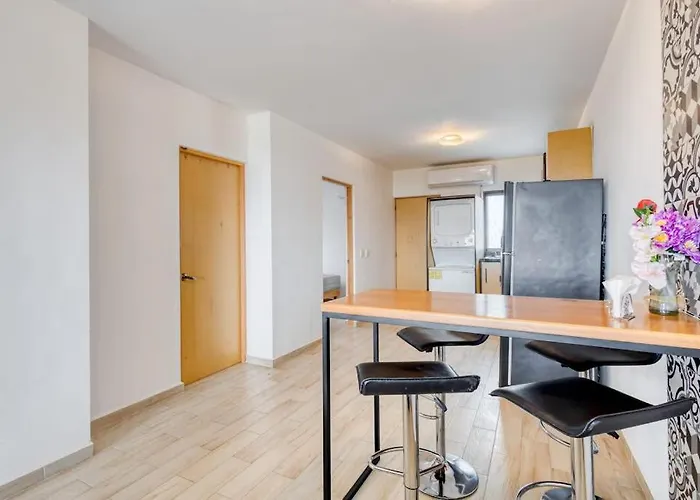 Сasa de vacaciones Ocean View With Scenic Balcony, Well-equipped Kitchen, Internet & W/d *