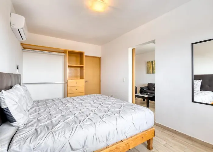Ocean View With Scenic Balcony, Well-equipped Kitchen, Internet & W/d Cabo San Lucas
