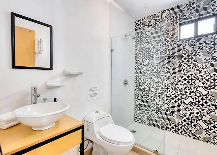 Ocean View With Scenic Balcony, Well-equipped Kitchen, Internet & W/d Сasa de vacaciones